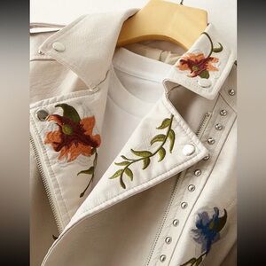🎋Floral Embroidered Light Beige Faux Leather Jacket